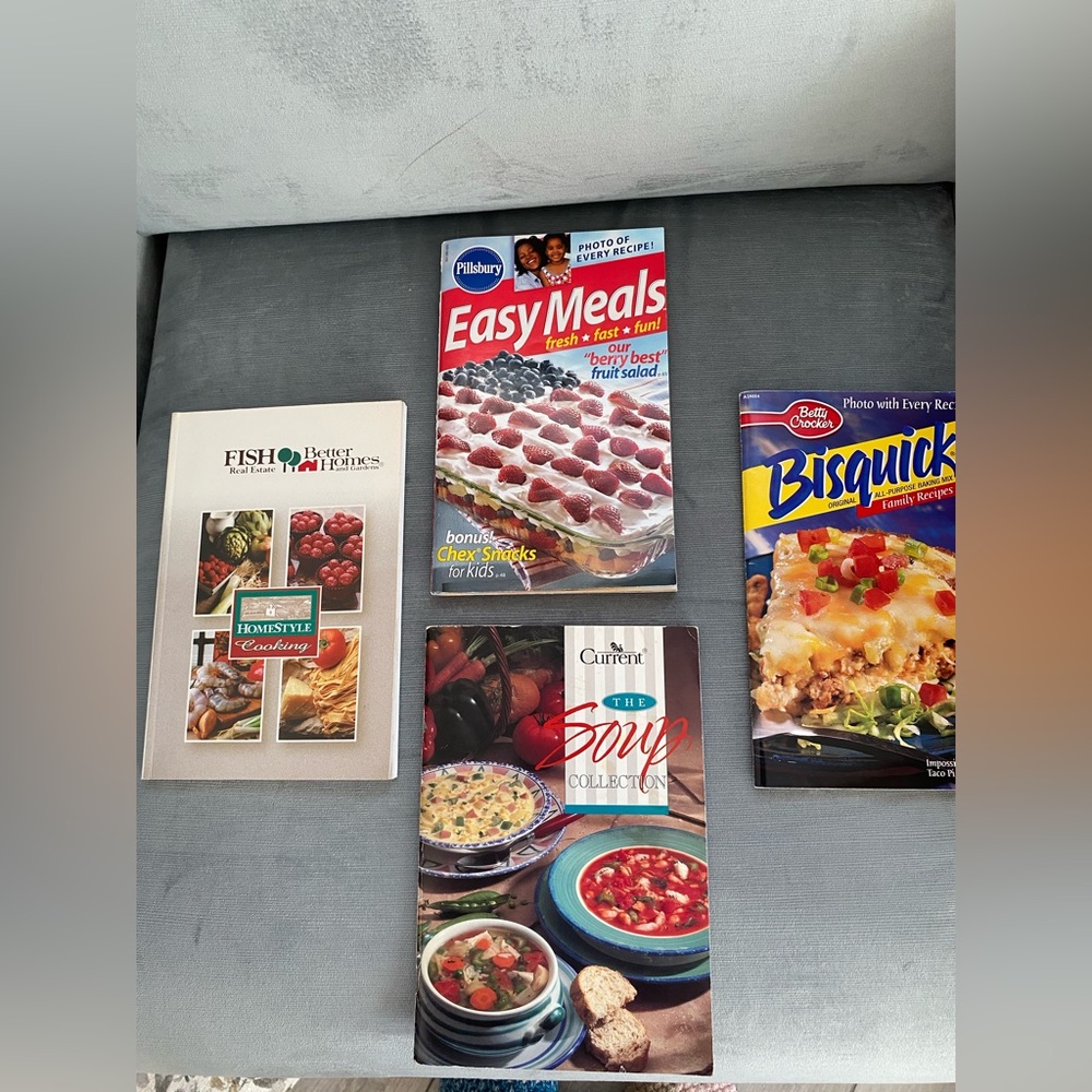 Set of 4 vintage cookbooks, softcover, EUC, variety brands